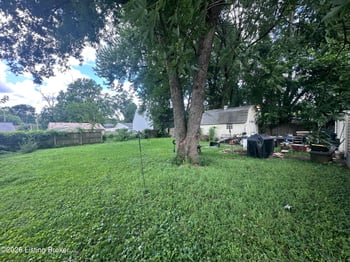 4913 Seville Dr, Louisville, KY 40272