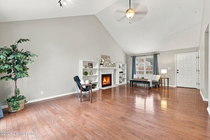 4914 Bova Way, Louisville, KY 40291