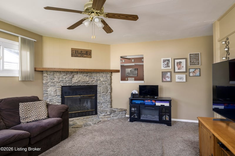 4917 Raven Rd, Louisville, KY 40213