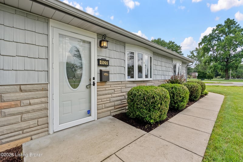 4920 Ana Ter, Louisville, KY 40272