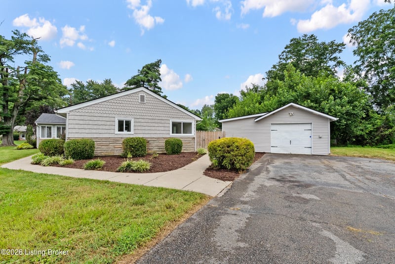 4920 Ana Ter, Louisville, KY 40272