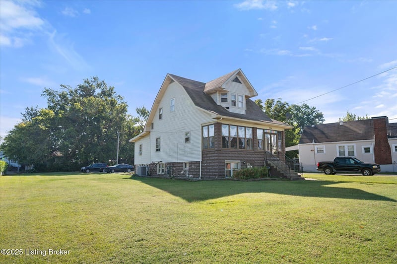 4925 Southside Dr, Louisville, KY 40214
