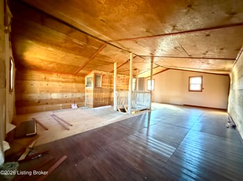 500 Wolf Run Rd, Fairdale, KY 40118