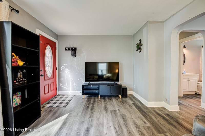 5003 Feys Dr, Louisville, KY 40216