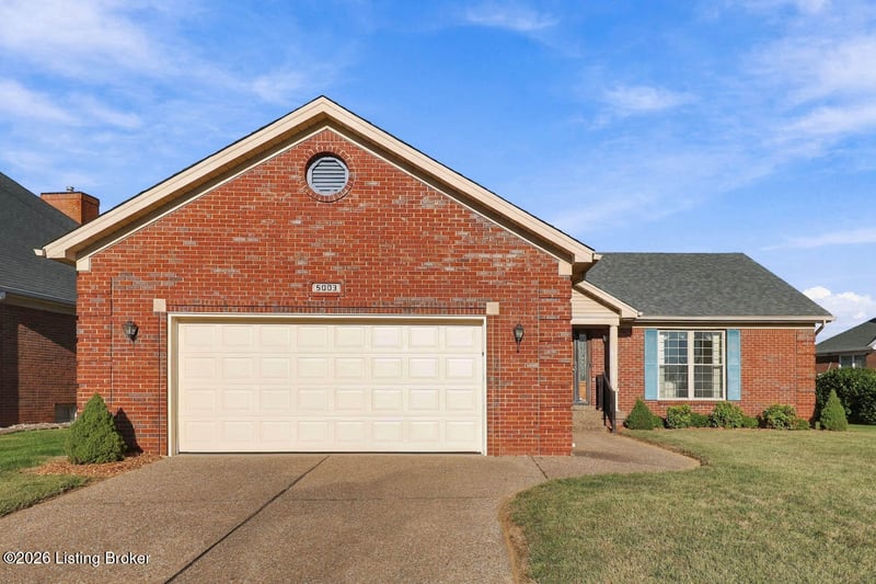 5003 Hunters Point Cir, Louisville, KY 40216