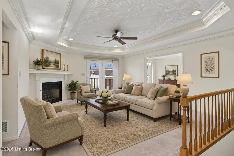 5003 Hunters Point Cir, Louisville, KY 40216