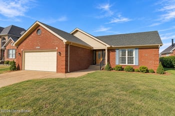 5003 Hunters Point Cir, Louisville, KY 40216