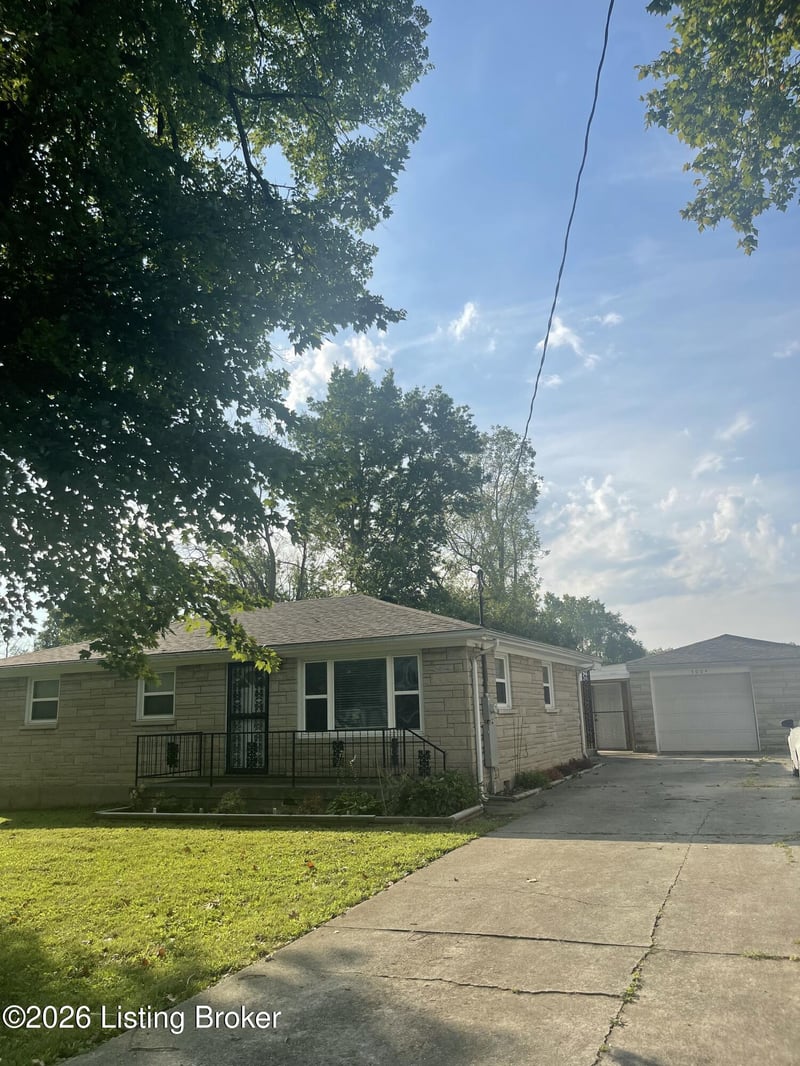 5004 Kendall Rd, Louisville, KY 40272