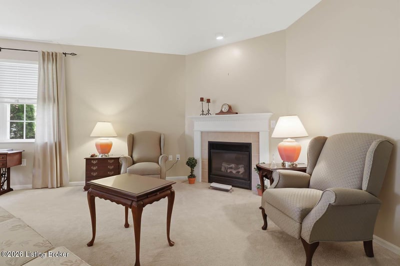 5005 Caerlson Ln, Louisville, KY 40241
