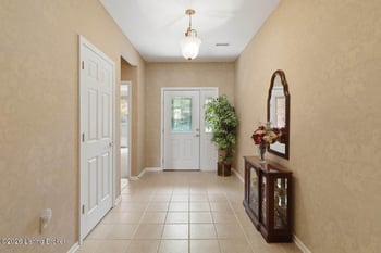 5005 Caerlson Ln, Louisville, KY 40241