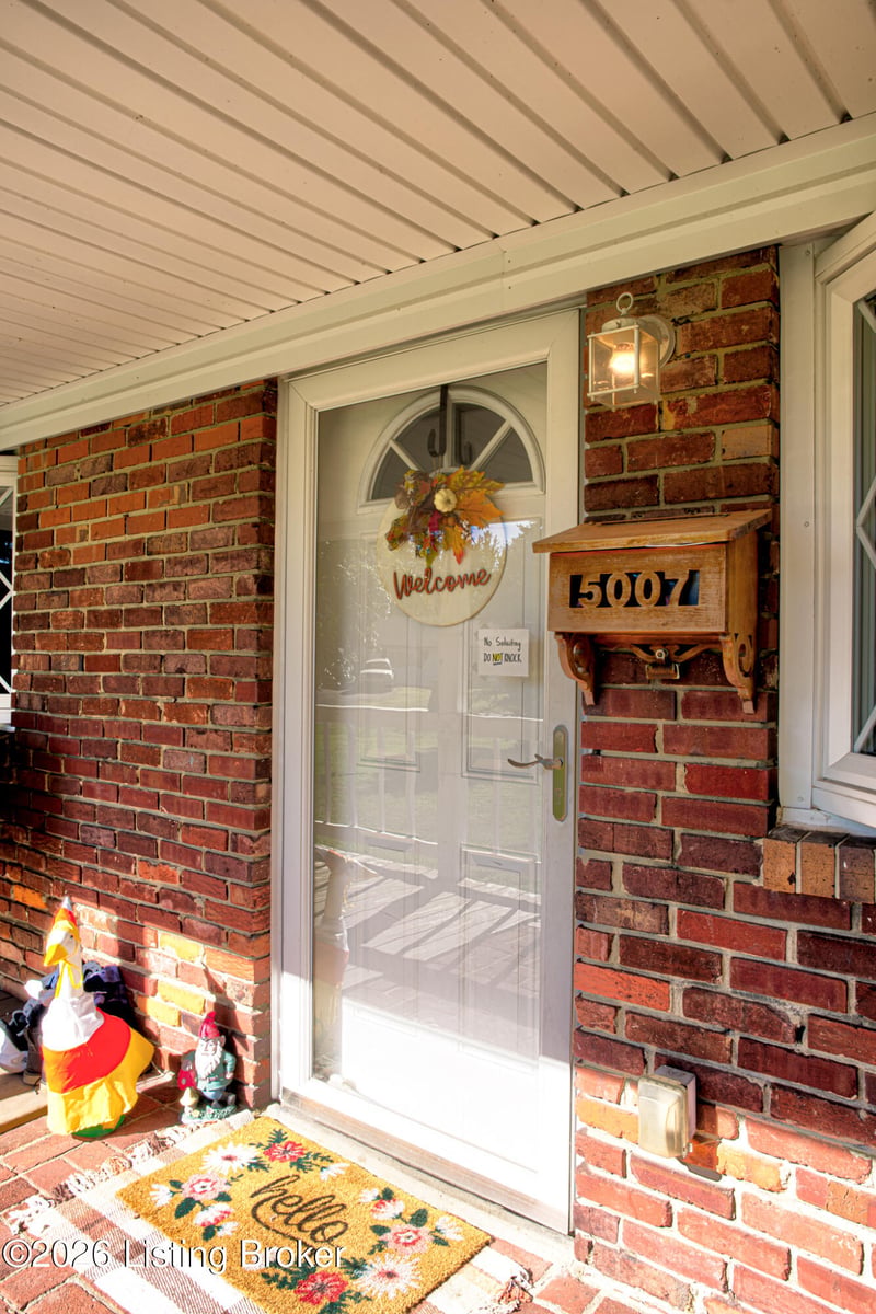 5007 Ramona Ln, Louisville, KY 40272