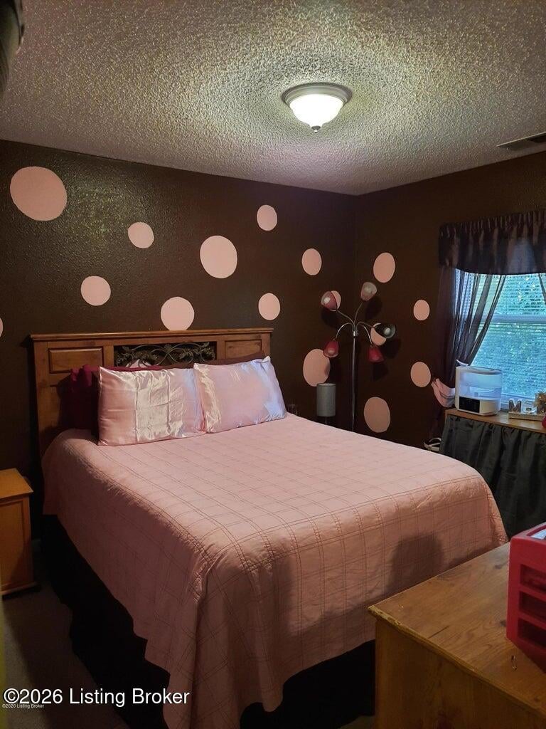 5008 Mansfield Ln, Louisville, KY 40218