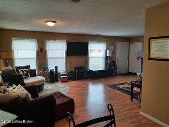 5008 Mansfield Ln, Louisville, KY 40218