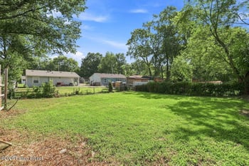 5015 Yaupon Ln, Louisville, KY 40213
