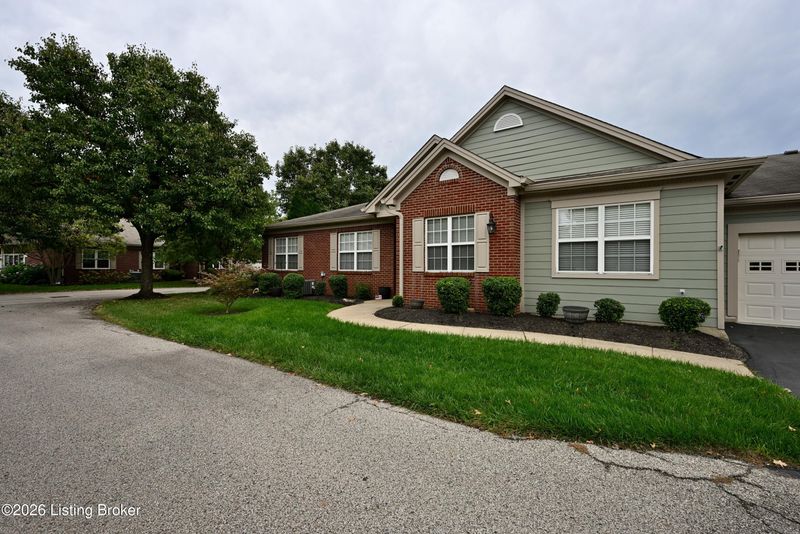 5020 Cotehele Pl, Louisville, KY 40241