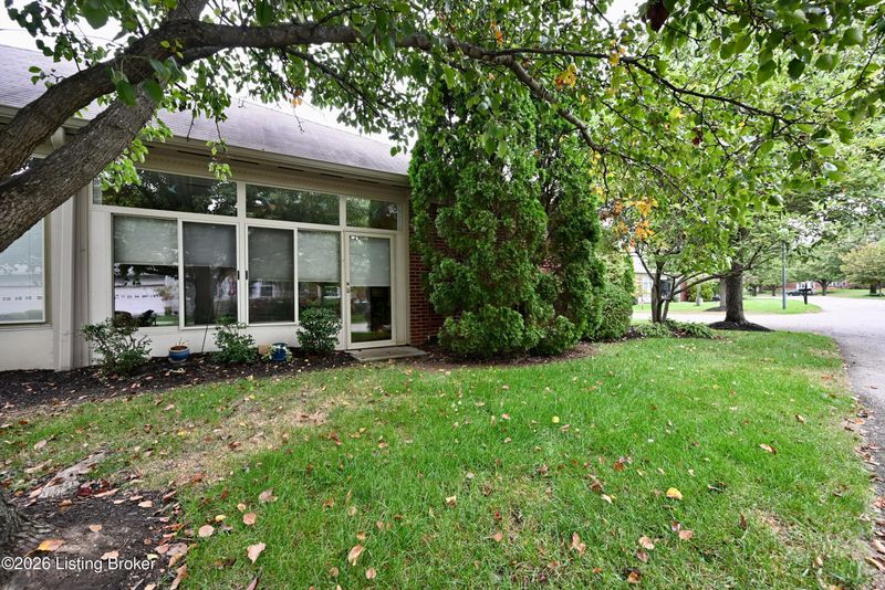5020 Cotehele Pl, Louisville, KY 40241