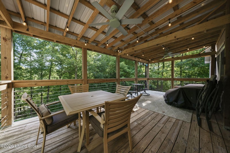 503 Michaels Cove Dr, Leitchfield, KY 42754
