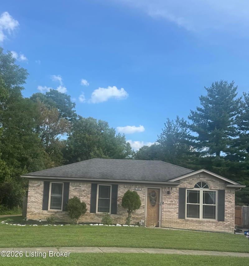 505 Oak Leaf Dr, La Grange, KY 40031