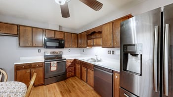 505 Oak Leaf Dr, La Grange, KY 40031
