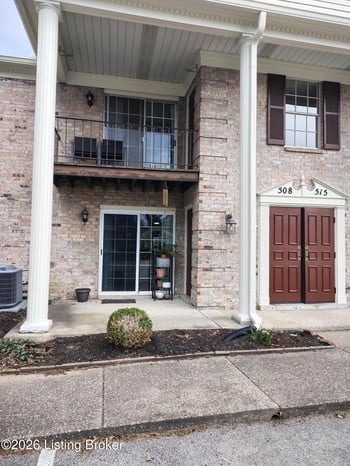 508 Logsdon Ct, Douglass Hills, KY 40243