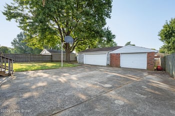 5100 Barnes Dr, Louisville, KY 40219