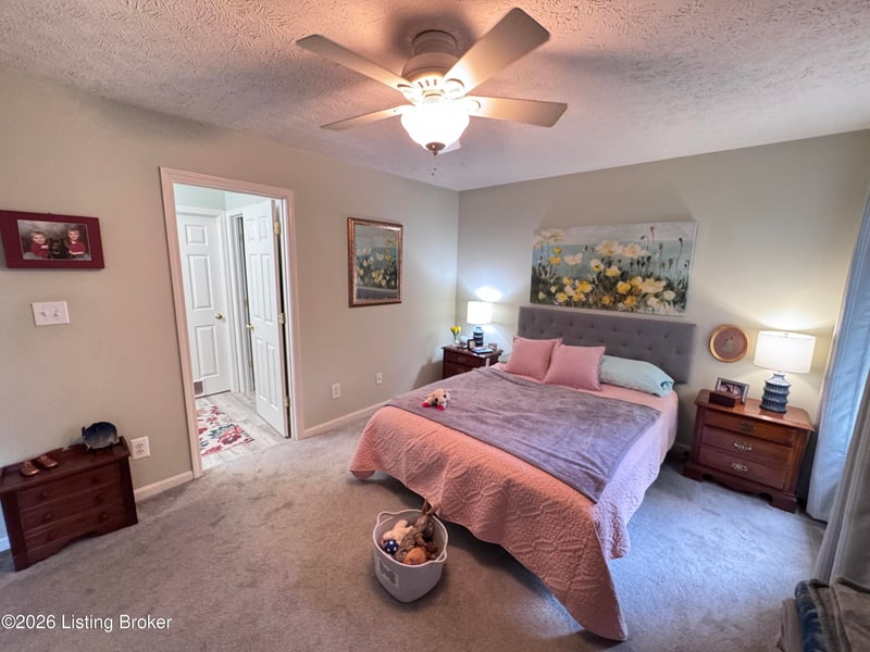 5100 Middlesex Dr, Louisville, KY 40245