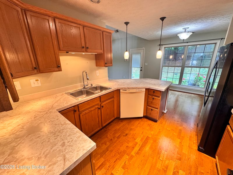 5100 Middlesex Dr, Louisville, KY 40245