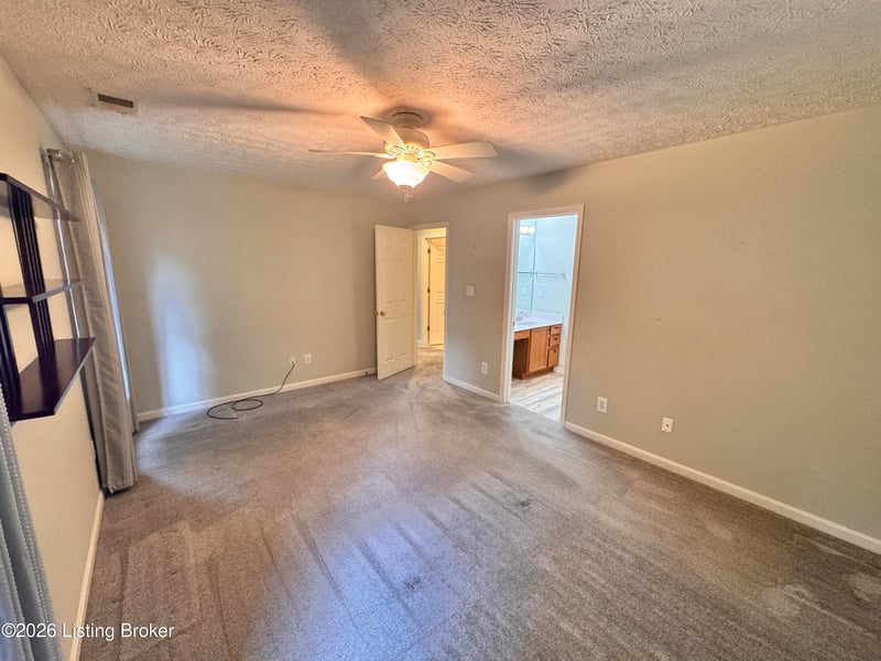 5100 Middlesex Dr, Louisville, KY 40245
