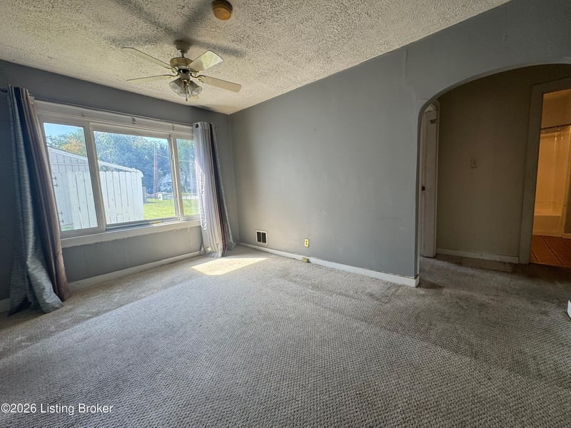 5100 Reed Ave, Louisville, KY 40214