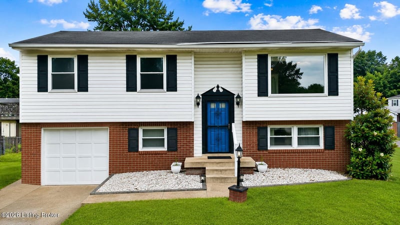 5109 Terrace Green Cir, Louisville, KY 40218