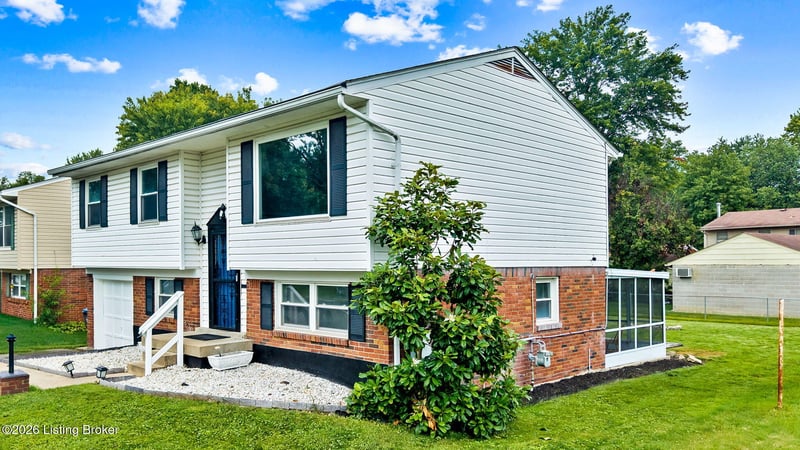 5109 Terrace Green Cir, Louisville, KY 40218