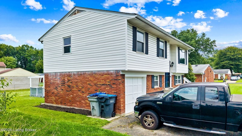 5109 Terrace Green Cir, Louisville, KY 40218