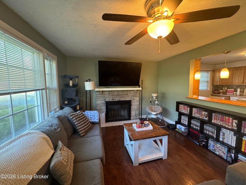 5111 Feys Ct, Louisville, KY 40216