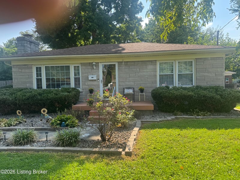 5111 Feys Ct, Louisville, KY 40216