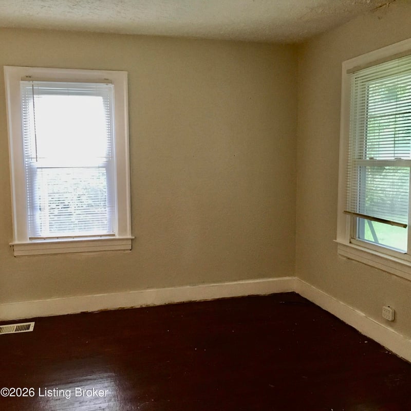5111 Terry Rd, Louisville, KY 40216