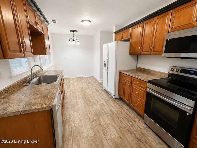 5113 Rural Way, Louisville, KY 40218