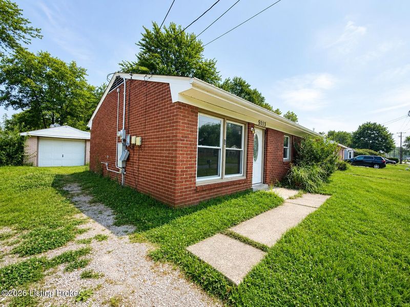 5113 Rural Way, Louisville, KY 40218
