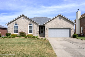 5114 Hunters Point Cir, Louisville, KY 40216