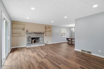 5120 Maryview Dr, Louisville, KY 40216