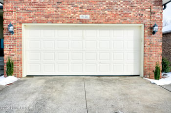 5126 Hunters Point Cir, Louisville, KY 40216