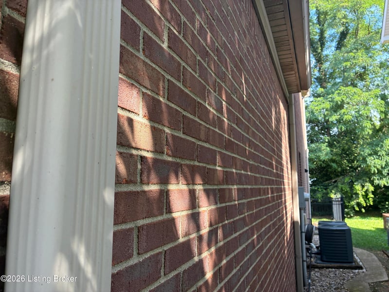 5127 Craigs Creek Dr, Louisville, KY 40241