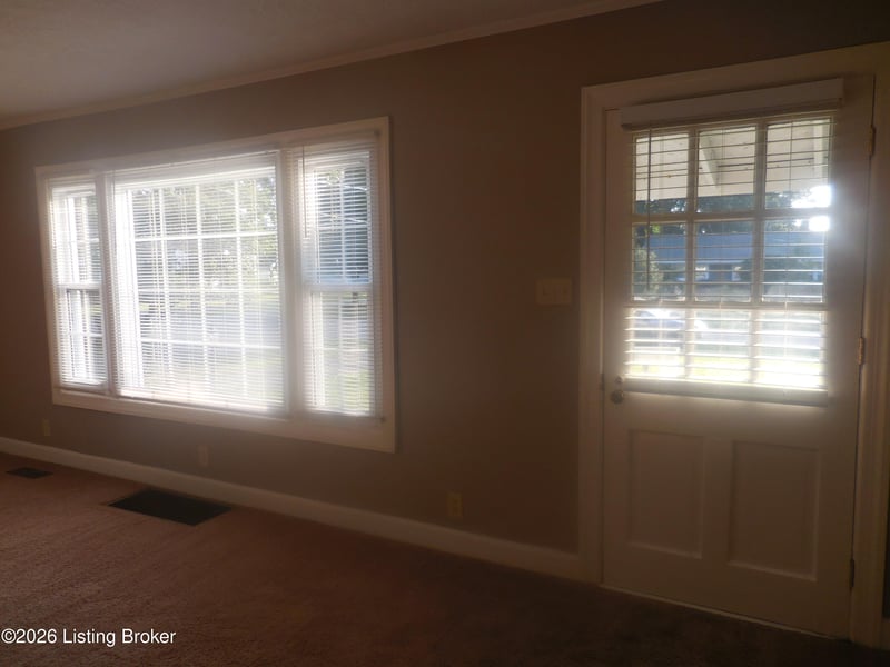 514 N 5th Ave, La Grange, KY 40031