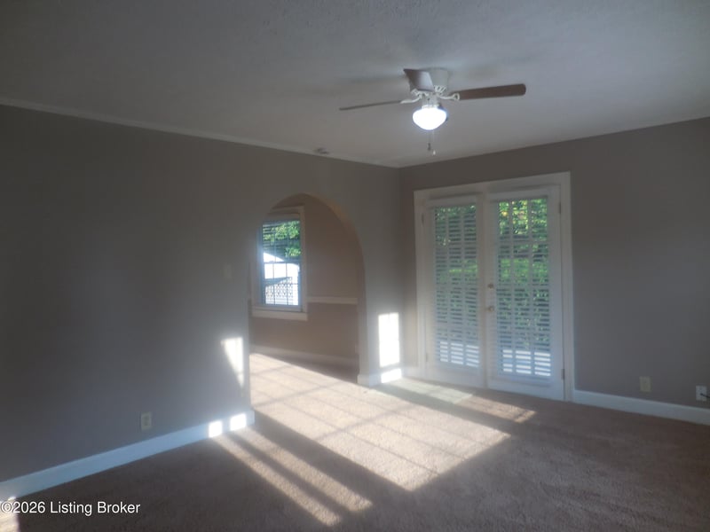 514 N 5th Ave, La Grange, KY 40031