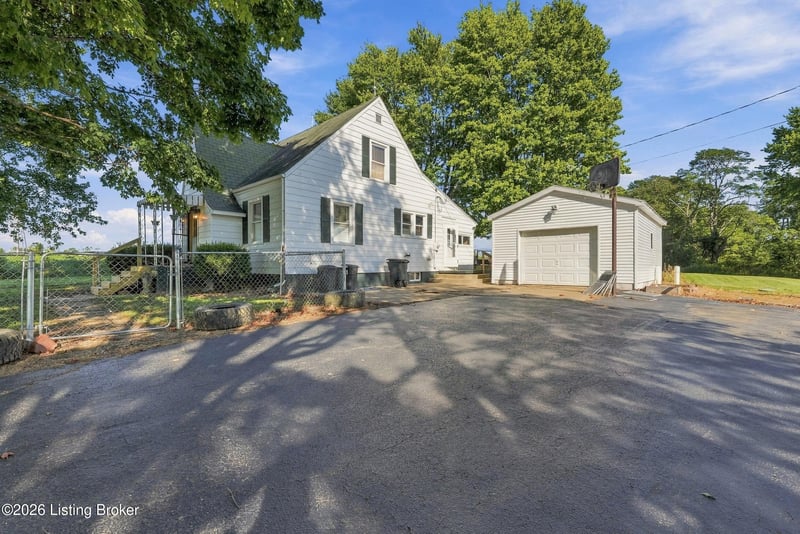 520 Peck Pike Rd, Milton, KY 40045