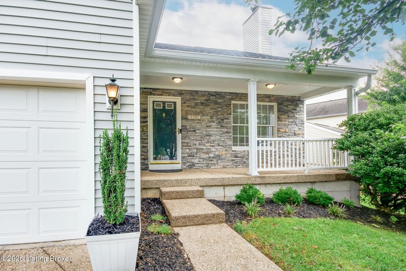 5201 Oldshire Rd, Louisville, KY 40229