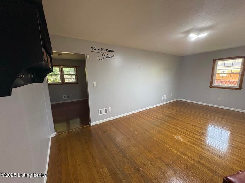 5203 Twinkle Dr, Louisville, KY 40258