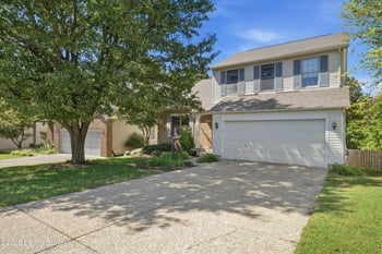 5208 Rainmaker Ct, Louisville, KY 40229