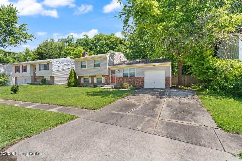 5211 Baywood Dr, Louisville, KY 40241