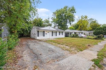 5212 Cedrus Cir, Louisville, KY 40213