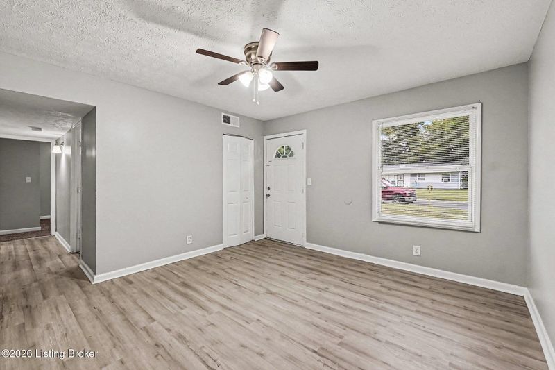 5212 Cedrus Cir, Louisville, KY 40213